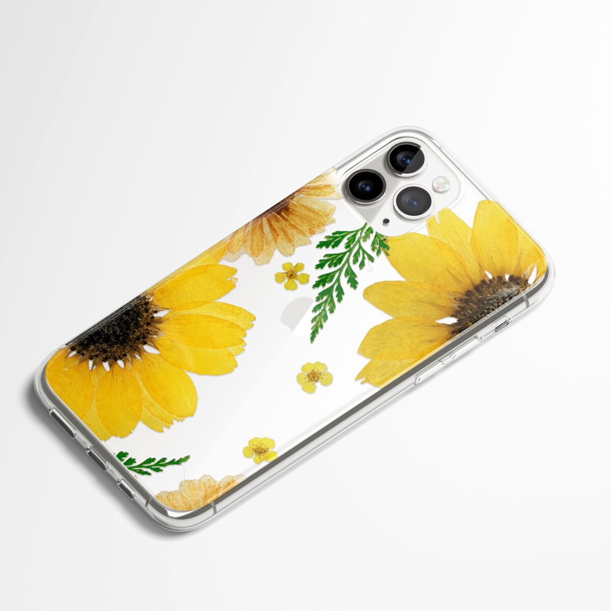 Phone cases with pressed flowers - Image 3